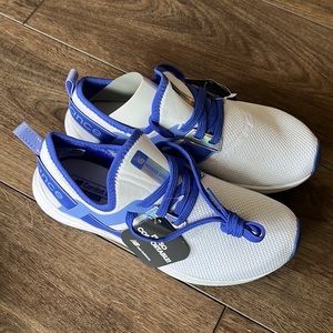 New Balance size 7